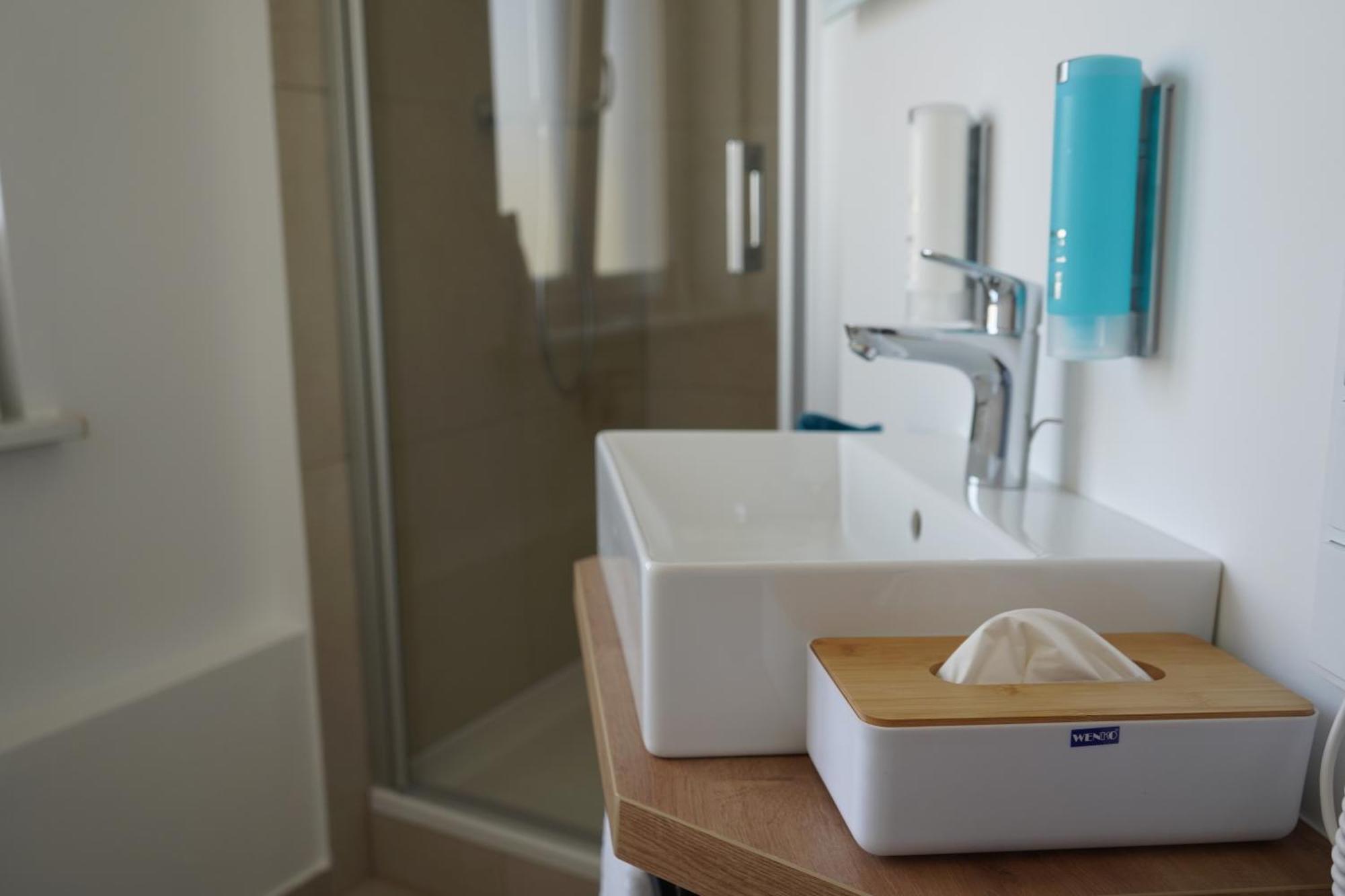 Eco Motel Wallersdorf エクステリア 写真