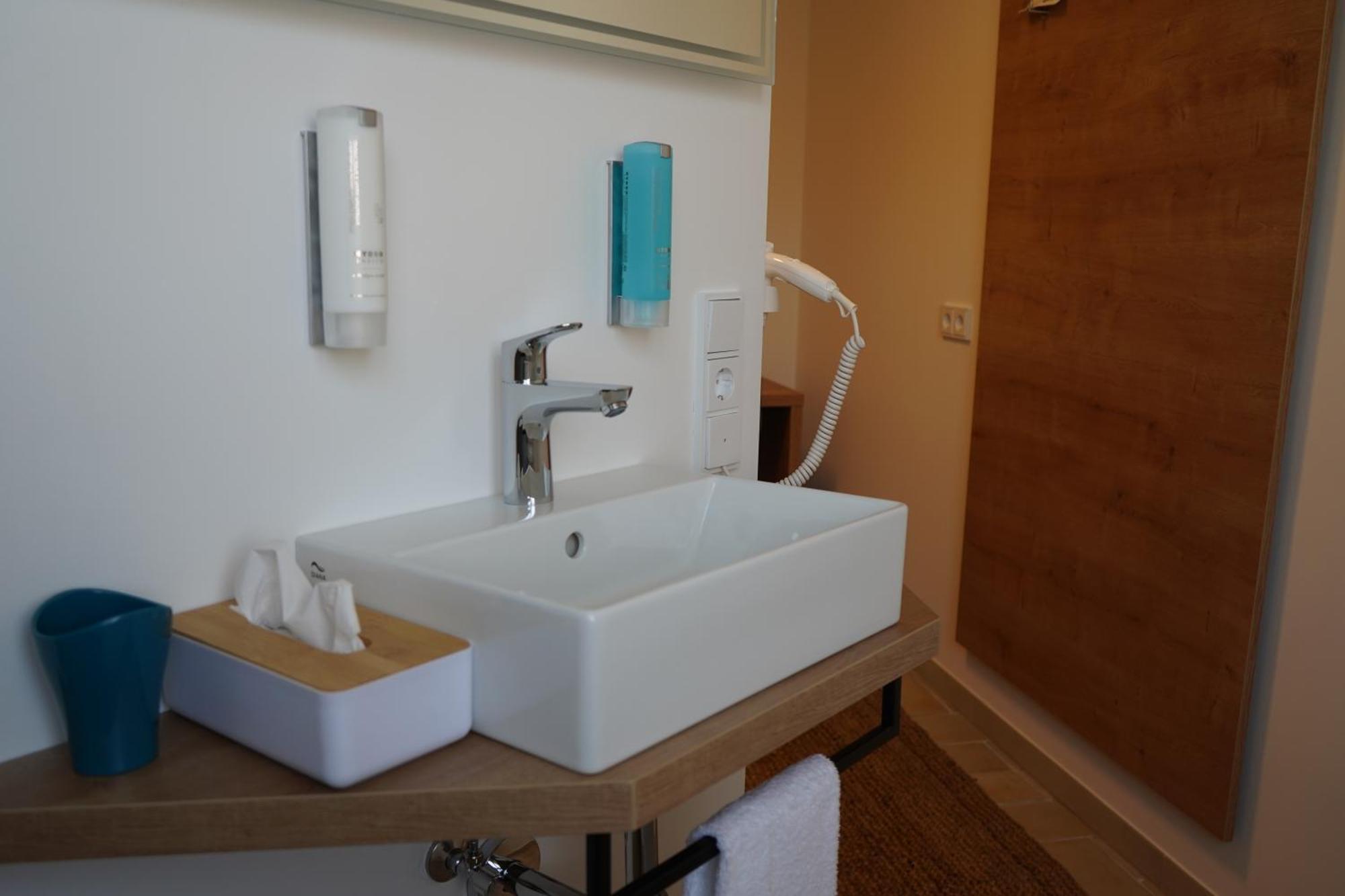 Eco Motel Wallersdorf エクステリア 写真