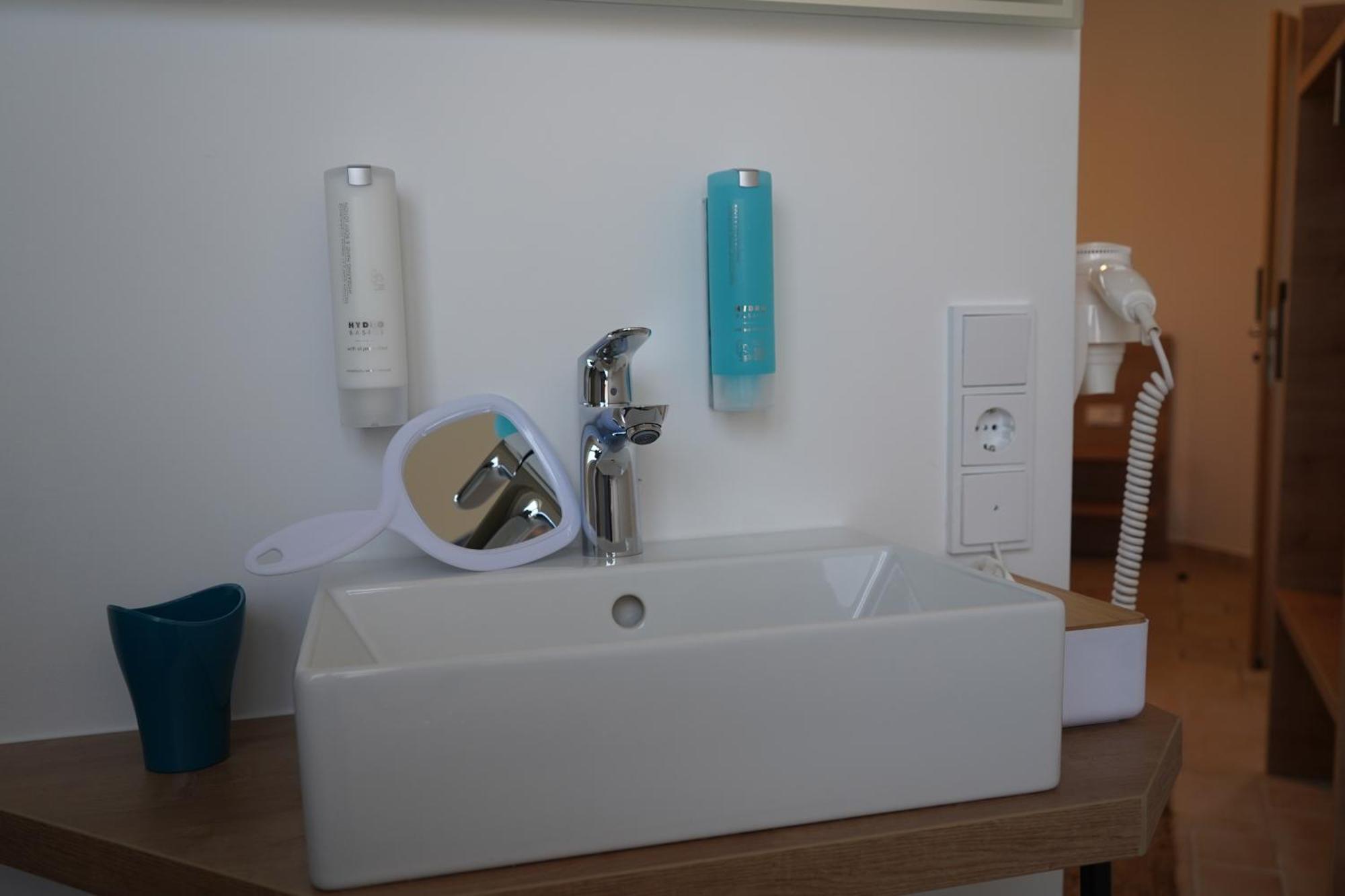 Eco Motel Wallersdorf エクステリア 写真